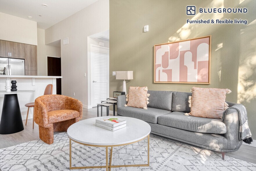 Building Photo - 1545 San Antonio St