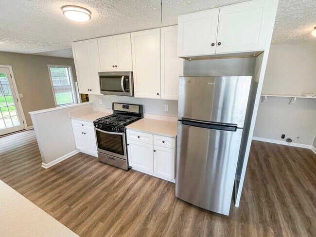 Building Photo - Powder Springs - 3BR - Fully Renovated