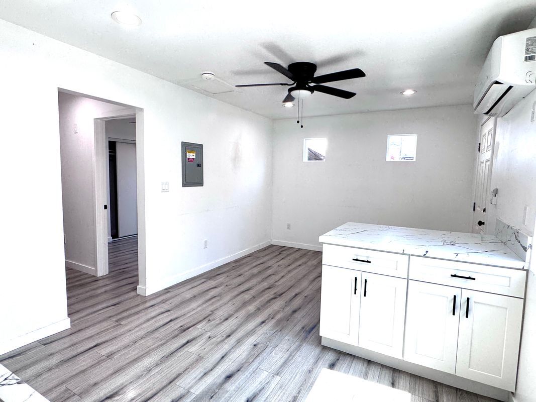 Building Photo - 841 1/2 West 64th Street