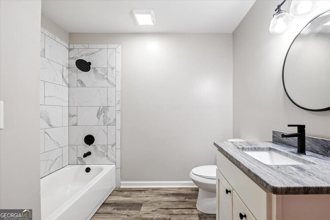 Building Photo - 158 Sproull Rd SE