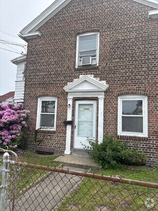 Building Photo - 1786 E Main St