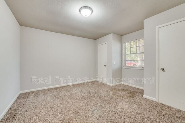 Building Photo - 2207 Spanish Trail