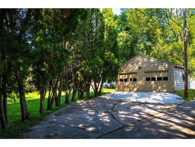 Building Photo - 3829 Ewing Ave S