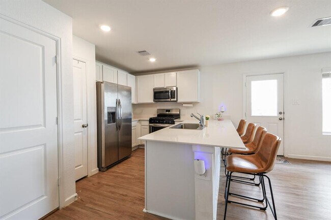 Building Photo - 2728 Cadiz Bay Dr