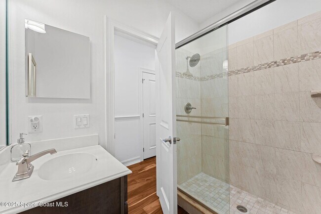 Building Photo - 133 Windemere Pl