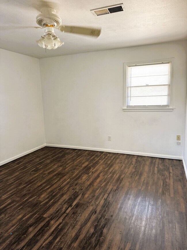 Building Photo - 2014 54th St