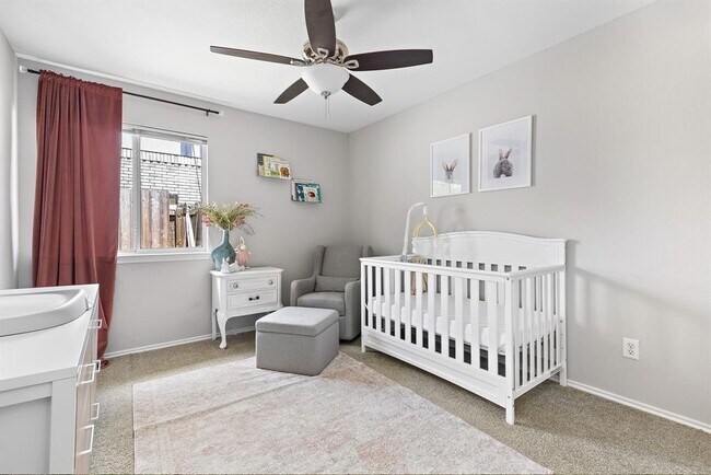 Building Photo - 1202 Highland Dr