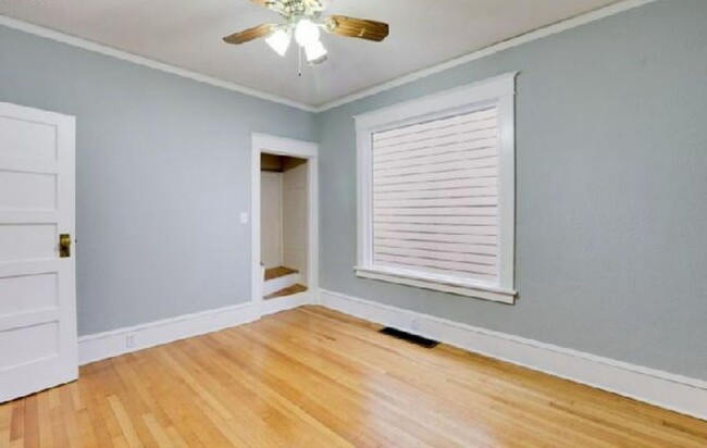 Building Photo - Charming 2-Bedroom Home for Rent near Univ...