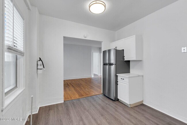 Building Photo - 400 Deal Lake Dr