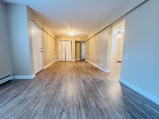 Building Photo - 1711 W Estes Ave