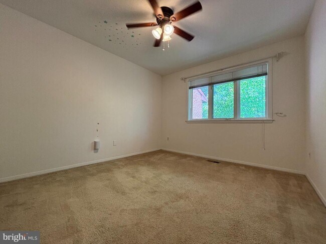 Building Photo - 412 Five Farms Ln