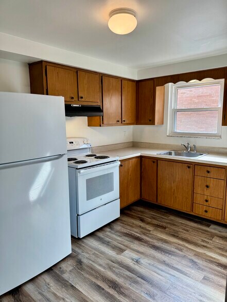 Building Photo - 351 N Balph Ave