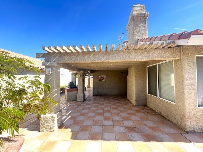 Building Photo - 3-Bedroom, 2-Bath House - Las Vegas, NV