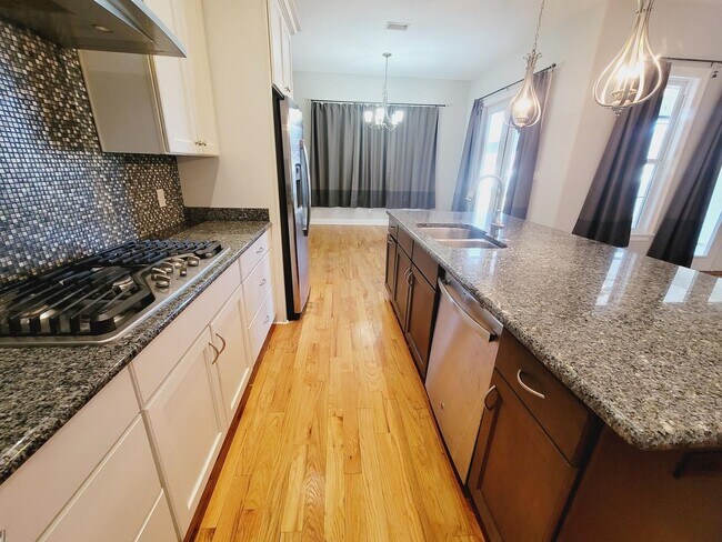 Building Photo - 2508 Goldenrod Wy