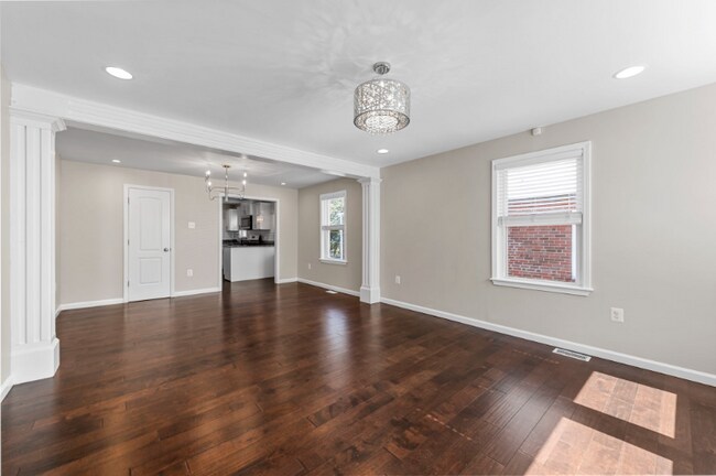 Building Photo - 6837 Julian Ave