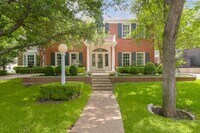 Building Photo - 3001 Hillview Rd