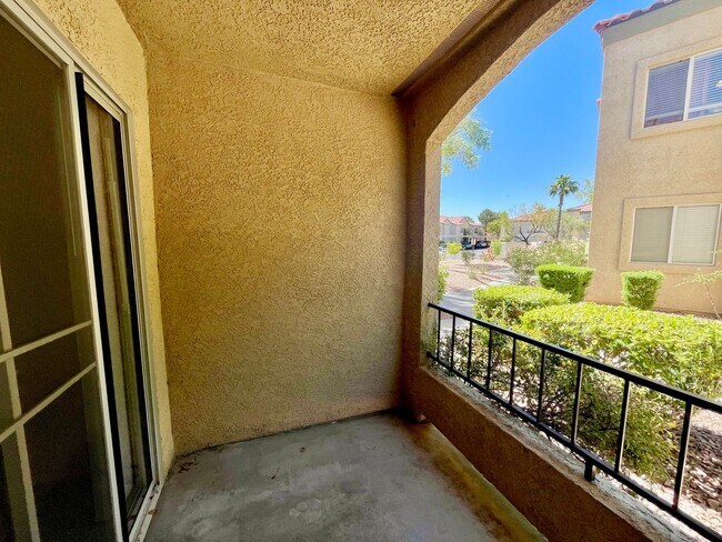 Building Photo - First-Floor Condo with Detached Garage in Gated Ranch Viejo