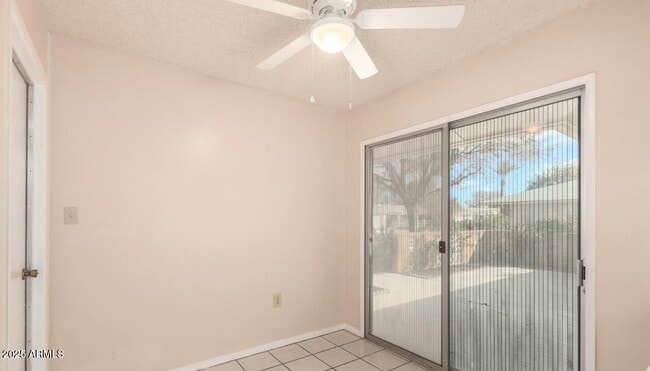 Building Photo - 10207 W Kingswood Cir
