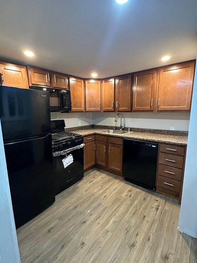 Building Photo - 1511 Saint Patrick St