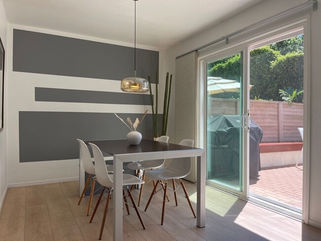 Building Photo - Stylish 3BR Townhome with Garage in Prestigious Woodbridge, Irvine