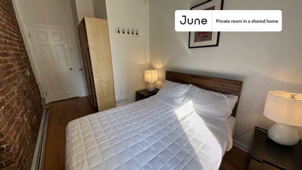 Building Photo - Room in Shared 4 bed/4 bath home