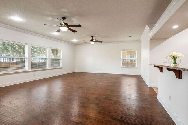 Building Photo - Sprawling 4-BR Niceville Rental with Gourmet Kitchen & 2-Car Garage!