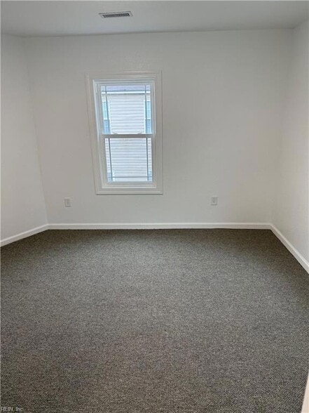 Building Photo - 1440 Lasalle Ave