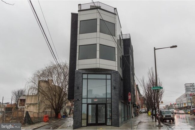 Primary Photo - 225-29 W Girard Ave