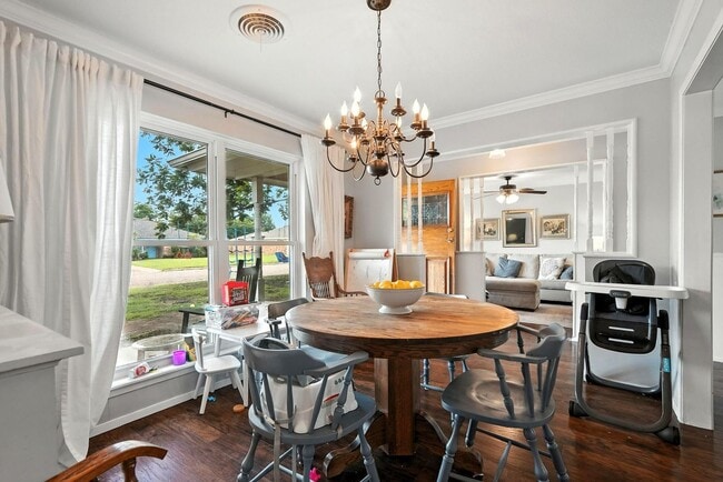 Building Photo - 3026 Ventura Dr