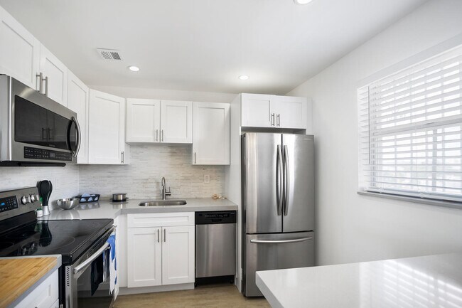 Building Photo - 1605 Pennsylvania Ave