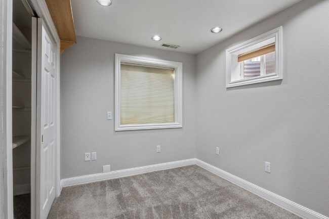 Building Photo - Beautiful 4 Bedroom Home with Backyard The...