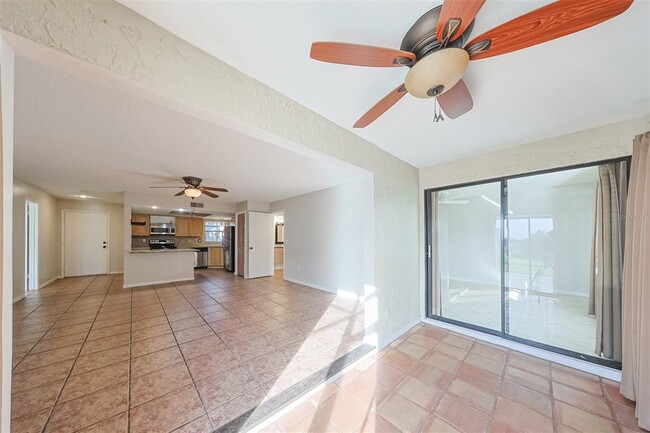 Building Photo - 611 Lively Dr