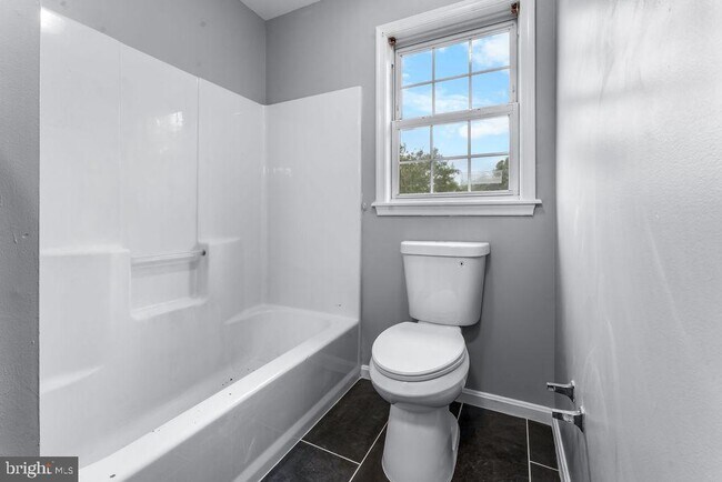 Building Photo - 5285 Stowe Ln