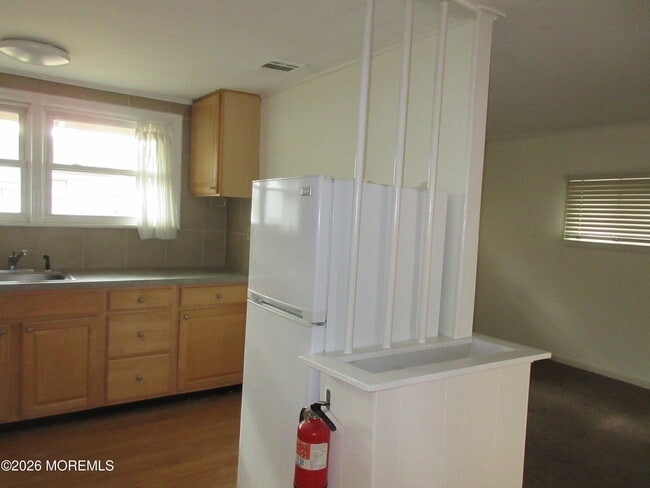 Building Photo - 319 13th Ave