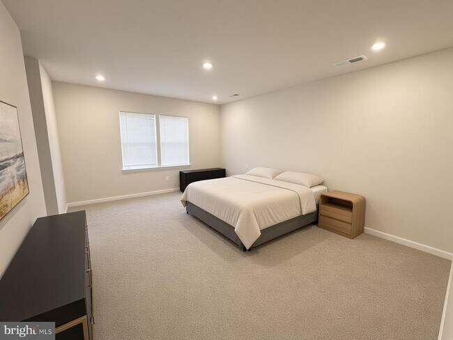 Building Photo - 42 Trout Lily Dr
