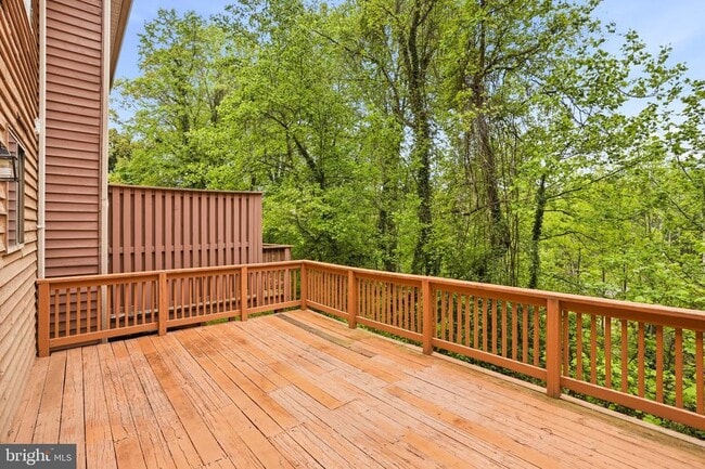 Building Photo - 1382 Almond Dr