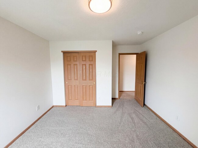 Building Photo - 1000 Hidden Cove Way