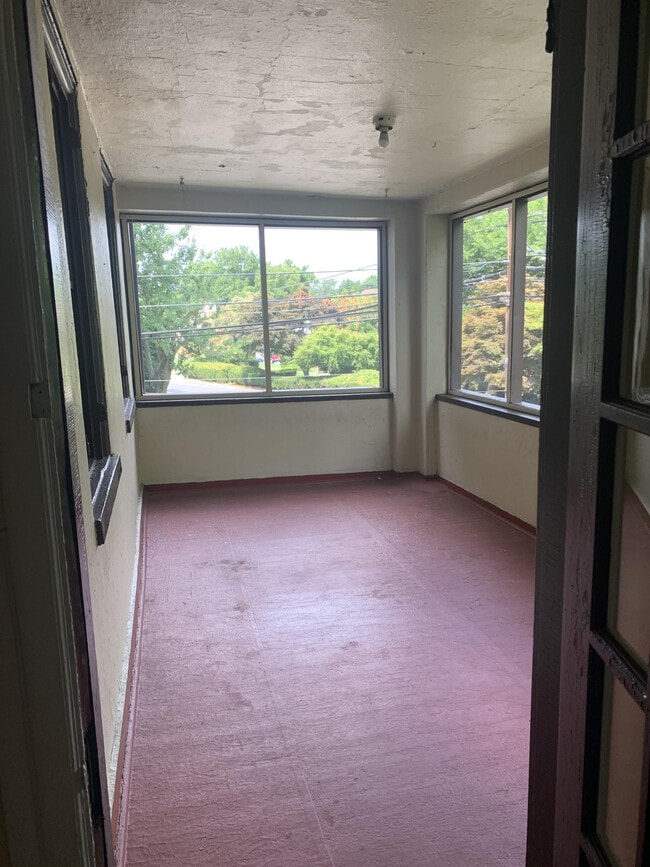 Building Photo - 164 W Baltimore Ave