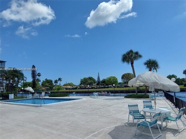 Building Photo - 2741 Taft St