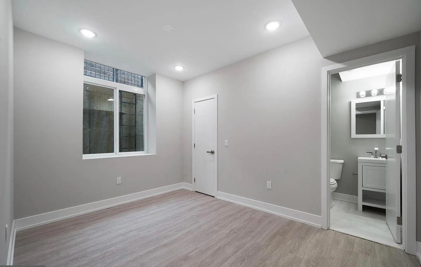 Building Photo - 649 N 35th St