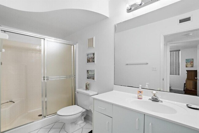 Building Photo - 6093 Bahia Del Mar Cir N