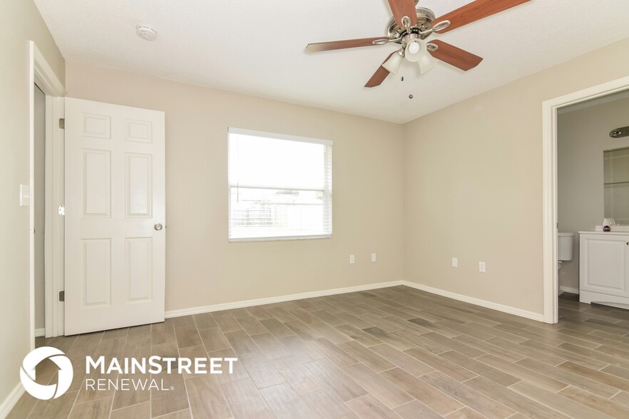 Building Photo - 8024 Ridgeglen Cir W