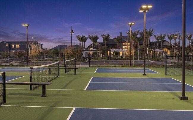 Building Photo - Move In Ready!stunning 3 bedroom, 2.5 bathroom home located in Phoenix!