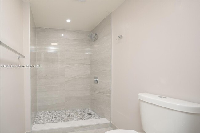 Building Photo - 2406 Centergate Dr