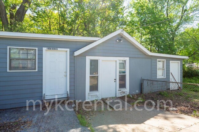 Building Photo - 4703 Alhambra St