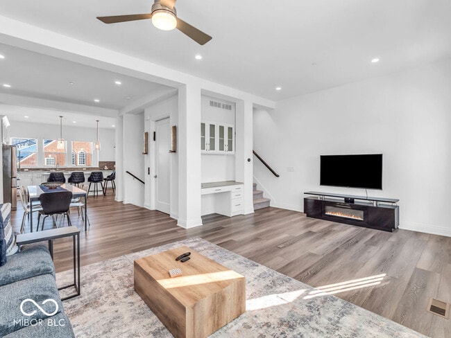 Building Photo - 962 Berkhamsted Ln