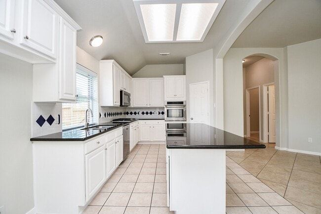 Building Photo - 802 Childers Ct