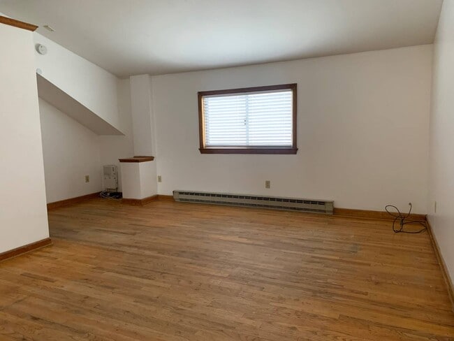 Building Photo - 144 Vley Rd