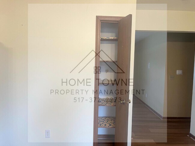 Building Photo - 1727 Kinawa Dr