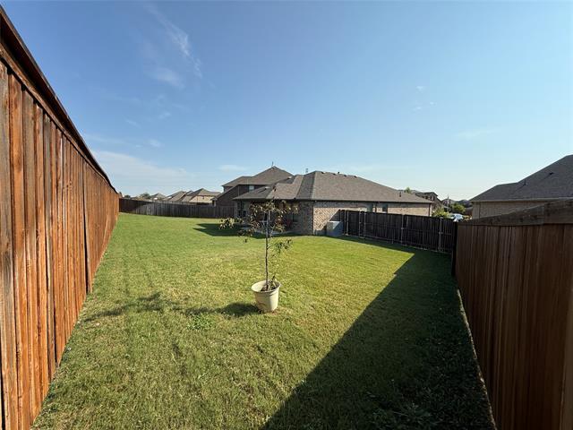 Building Photo - 8000 Larch Ln